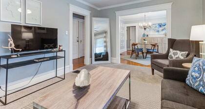 2-Bedroom Near the Plaza & Scenic Park 14