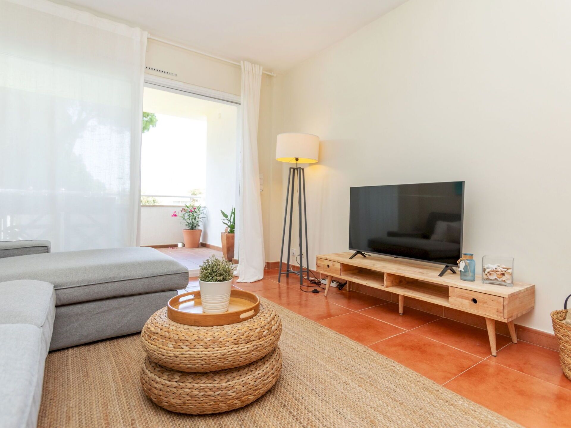 Möbel, Interior Design, Flooring, Holz, Fussboden, Wohnzimmer, Couch, Zimmer, Tabelle, Zuhause