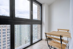 Interior - Bright Michel-Ange Molitor 2BR, walk to Roland Garros, by Blueground (London)