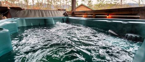 Outdoor spa tub