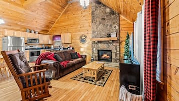 Una Smart TV, una chimenea, libros