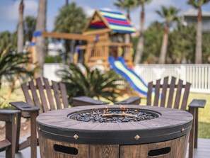 Terrace/patio - Oceanfront Luxury Retreat for Families (Galveston)