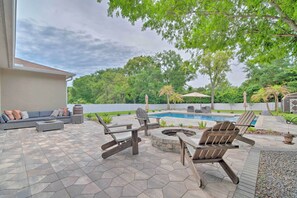 Terrace/patio - Backyard Oasis w/ Pool: Airy Crystal River Retreat (Crystal River)