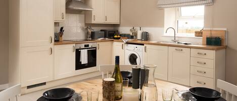 Microwave, dishwasher