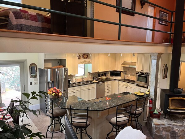 Private kitchen - Paradise Valley private with a Romatic Stream (Dahlonega)