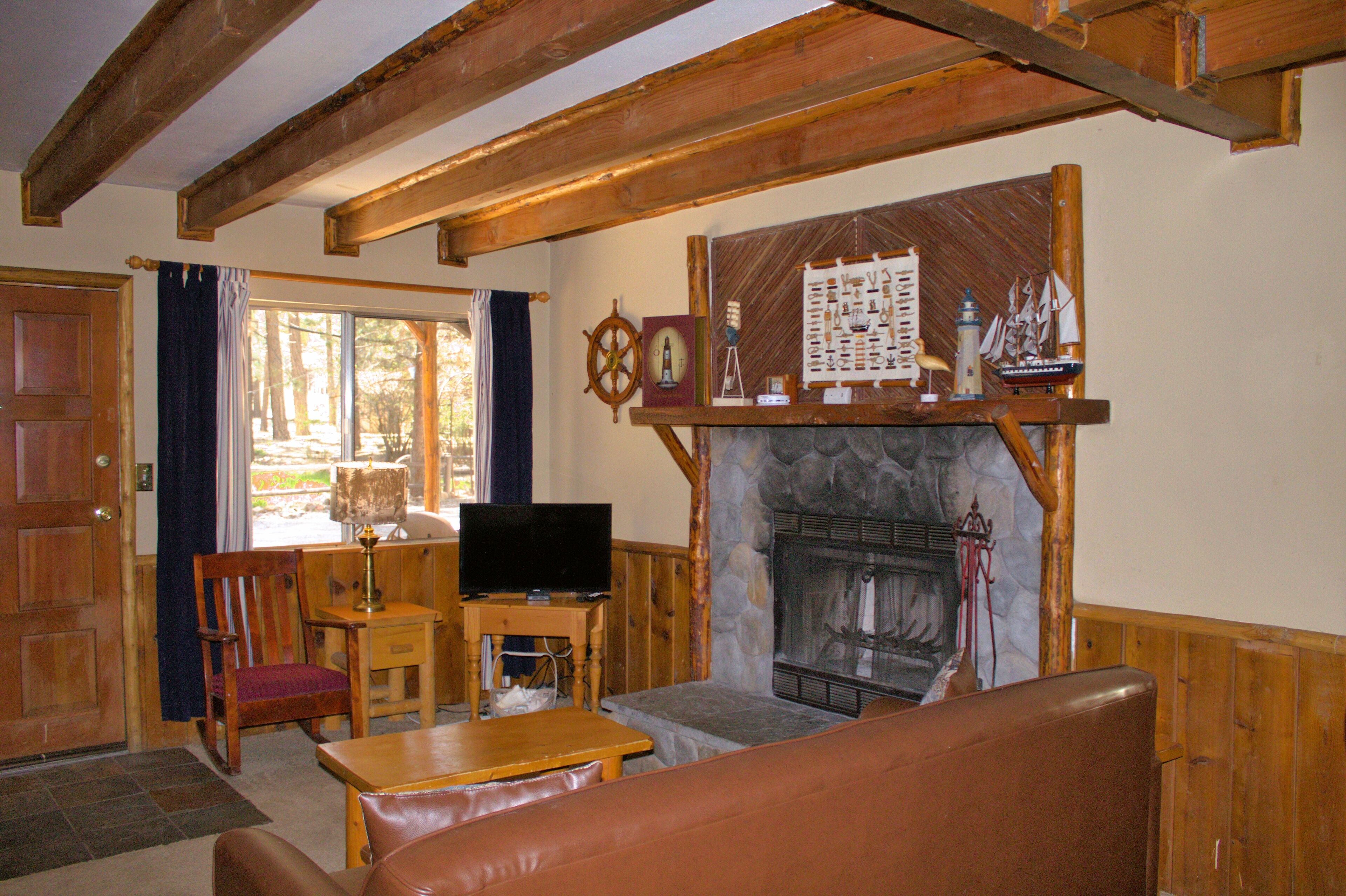 Family Suite, 1 Bedroom, Garden View | Living area