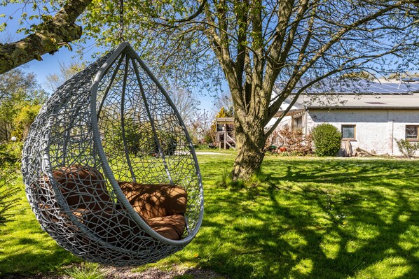 Property grounds - Holiday Apartment 'Denkerhof Sodalith' with Shared Garden & Wi-Fi (Reußenköge)