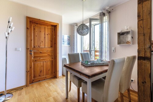 Ferienwohnung "Denkerhof Deichblick" mit Balkon, Gemeinschaftsgarten & WLAN