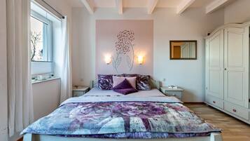 1 bedroom, free WiFi, bed sheets