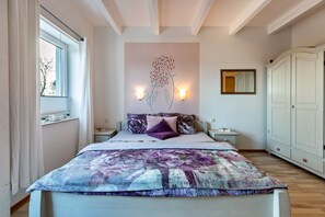 1 bedroom, free WiFi, bed sheets