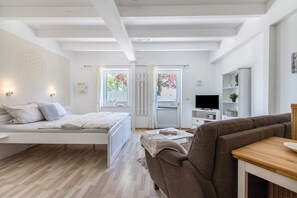 1 bedroom, free WiFi, bed sheets - Haevn by the Sea, Bergkristall Apartment (Reußenköge)