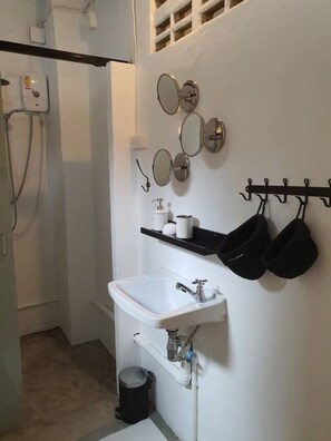 Shower - Great House for Families and Big Groups (Krung Thep Maha Nakhon)