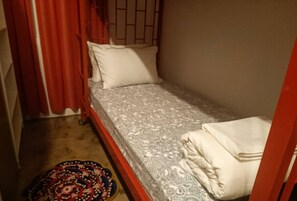 4 室のベッドルーム、WiFi