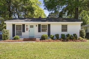 Exterior - Modern Coastal Retreat - Walk to Dinner - Bike to Beach & Shem Creek (Mount Pleasant)