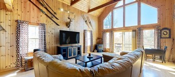 Mountain view home with WiFi, firepit, & fireplace - direct access to Vast trail