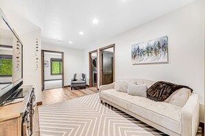 TV, fireplace, DVD player