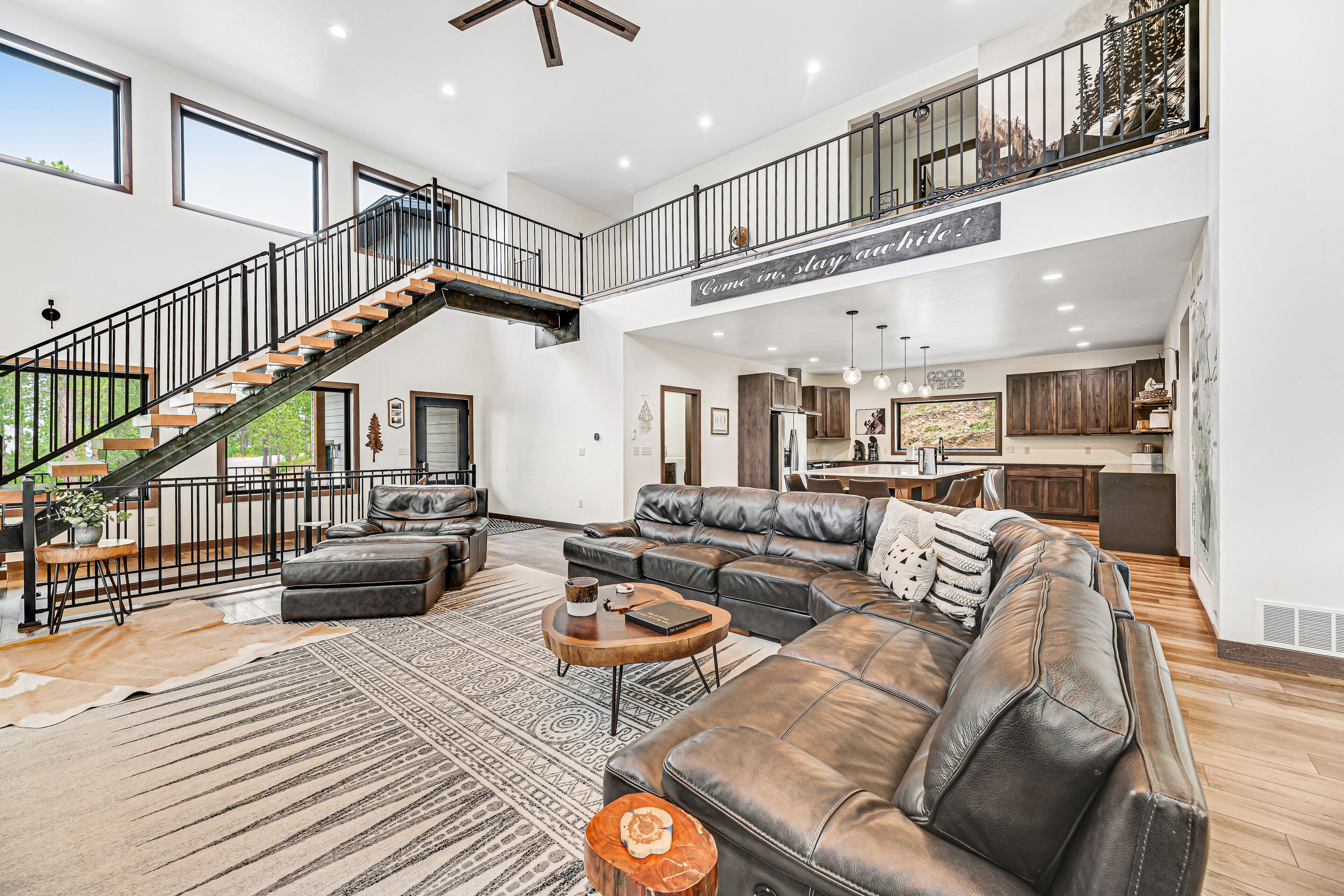 Fernseher, Kamin, DVD-Player