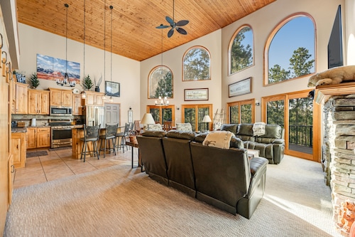 Vacation gem with pool table, shuffleboard, wet bar, furnished decks, & hot tub