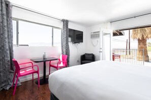 1 bedroom, iron/ironing board, WiFi, bed sheets - C1- Desert Living - Perfect View  (Desert Hot Springs)