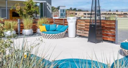 Sunny Walnut Creek 1BR w/ Gym, Pool & Spa, walk to BART, by Blueground