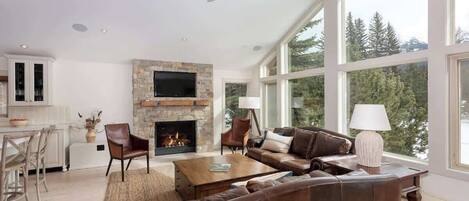 Smart TV, fireplace, offices