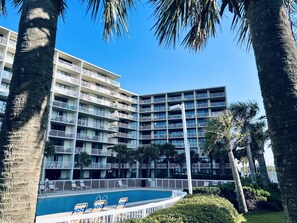 Piscine couverte, piscine extérieure