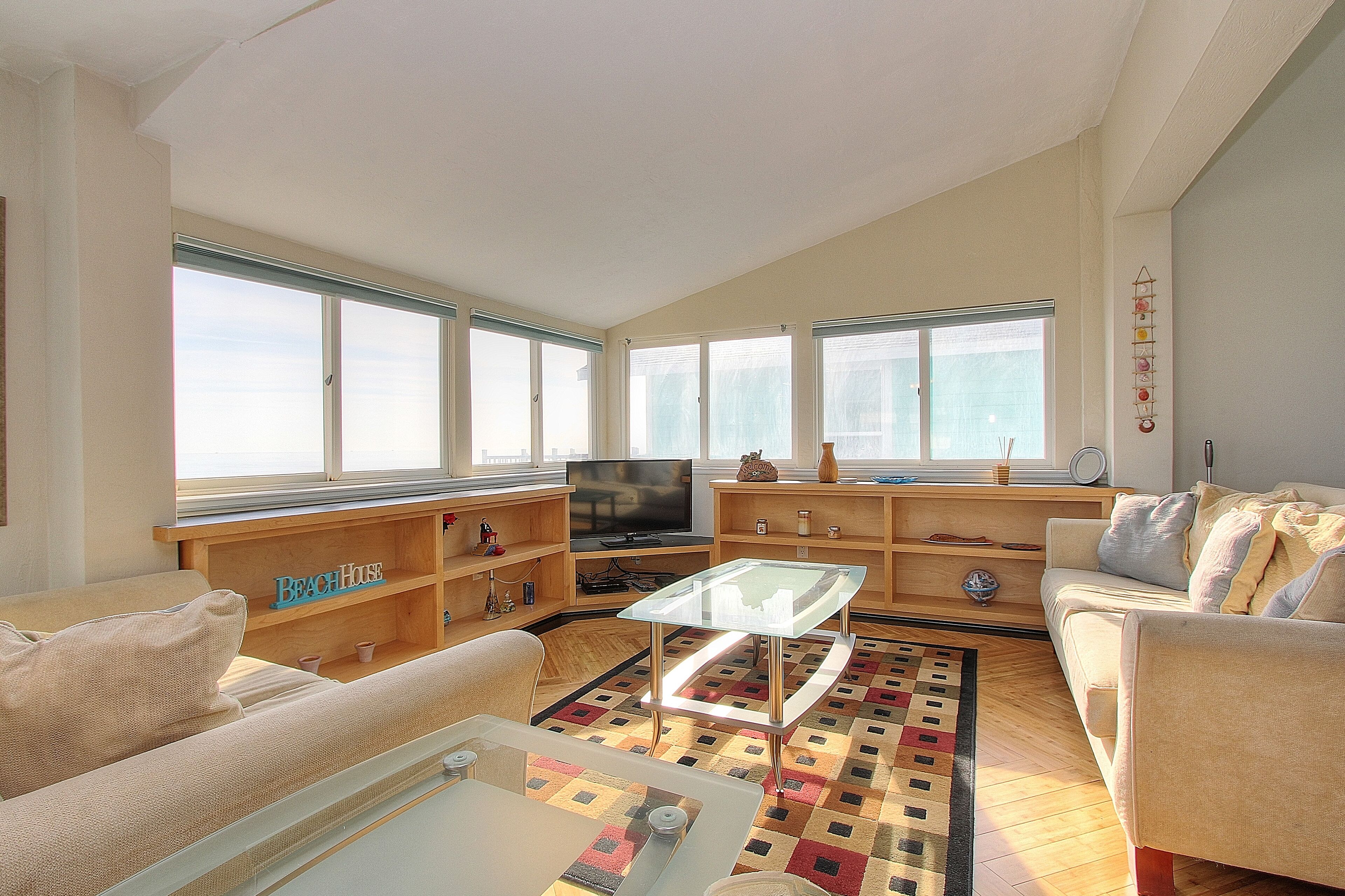 Ocean view home across from the beach with roof deck & porch - dogs welcome