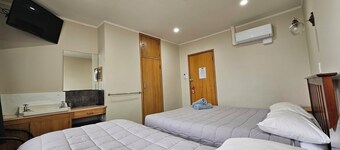 White Horse Inn Restaurant & Motel