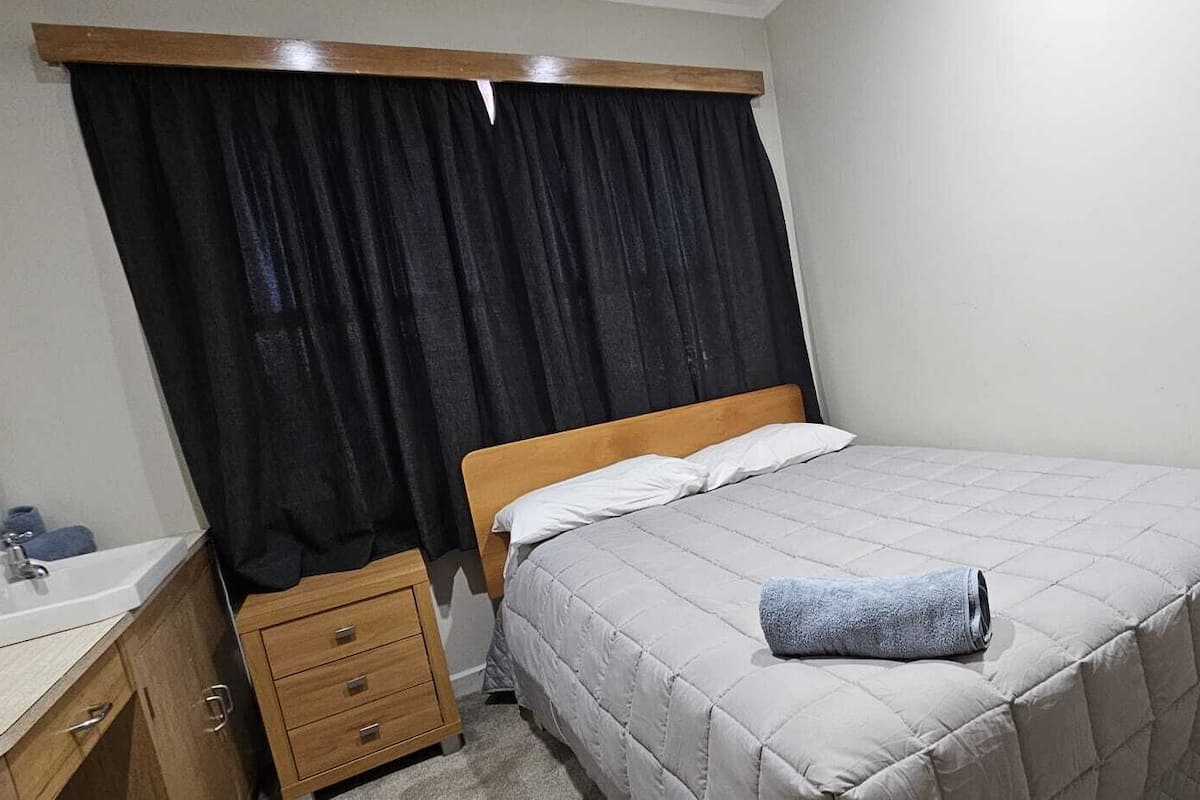 Basic Double Room, 1 Double Bed, Non Smoking, Shared Bathroom | Individually furnished, laptop workspace, free WiFi, bed sheets