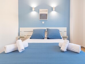 3 bedrooms, internet, bed sheets