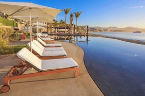 Unclassified image, 5 of 46, button