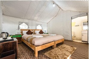 Quarto luxo | Wi-Fi de cortesia, roupa de cama