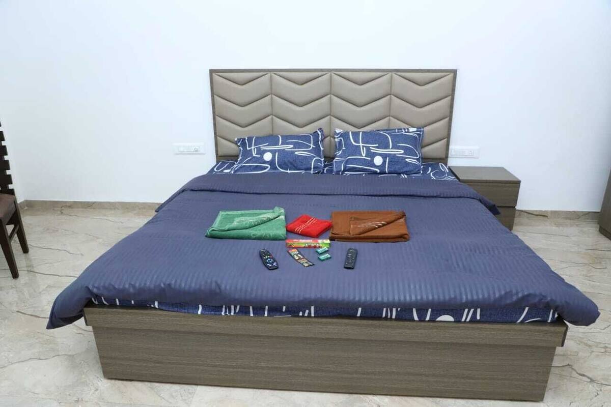 Memory-foam beds, bed sheets