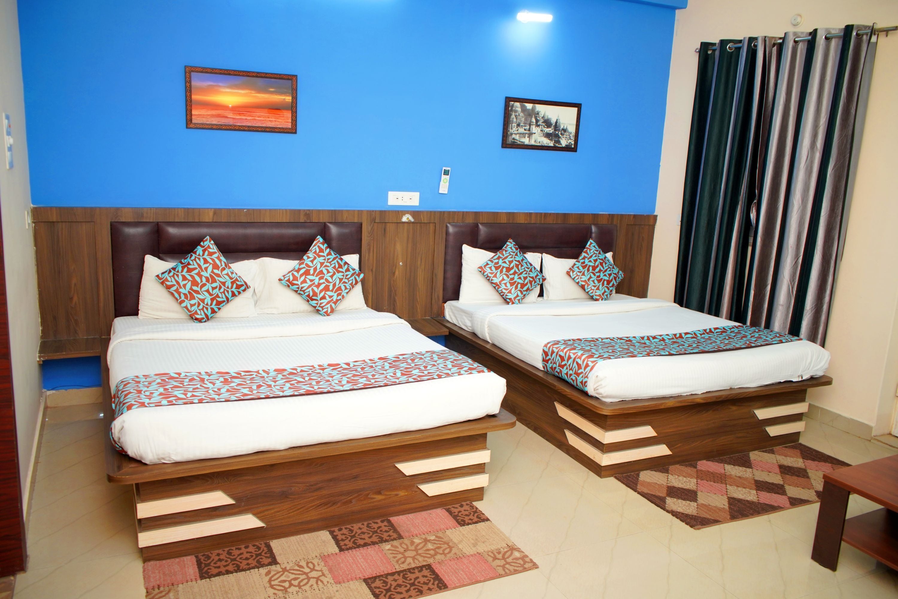 Family Room | Free WiFi