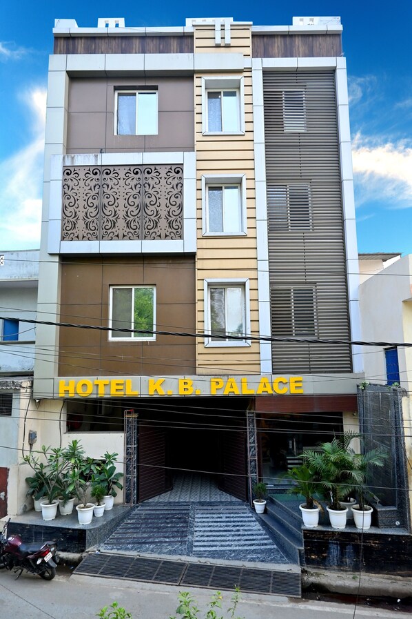 Front of property - Hotel KB Palace (Varanasi)