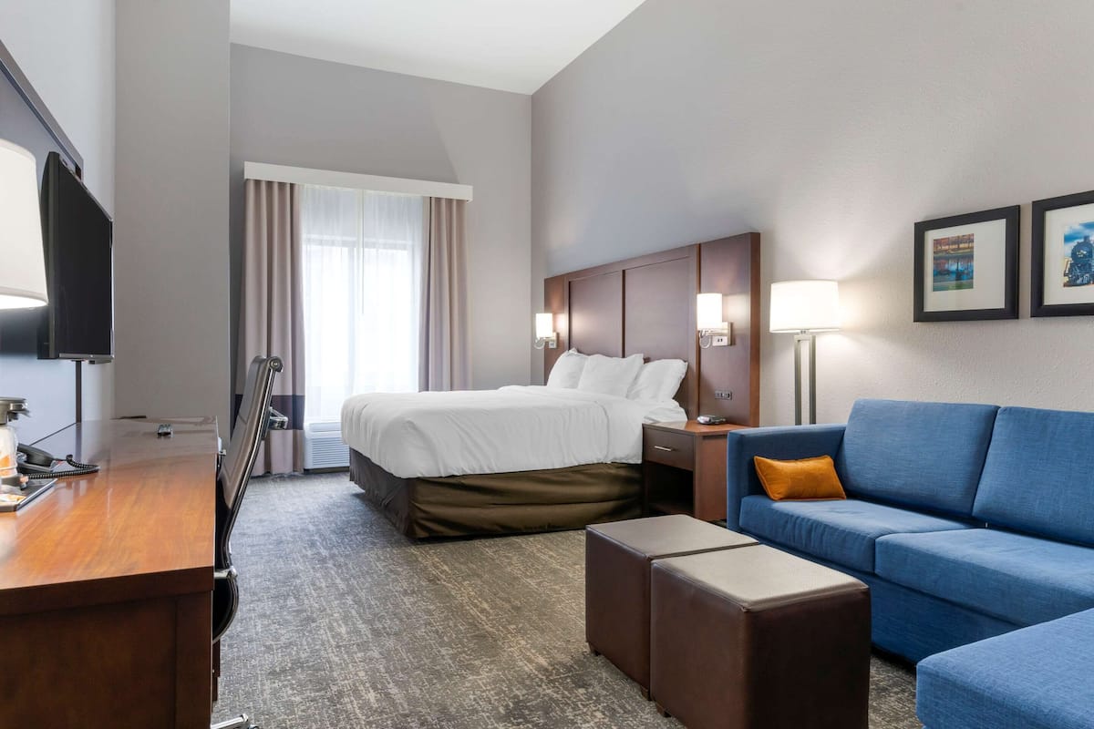 Chambre Standard, 1 trÚs grand lit, accessible aux personnes à mobilité réduite, non-fumeurs | Literie de qualité supérieure, coffres-forts dans les chambres, bureau
