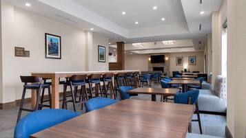 Desayuno bufé gratuito y diario