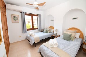 2 bedrooms, iron/ironing board, free WiFi, bed sheets