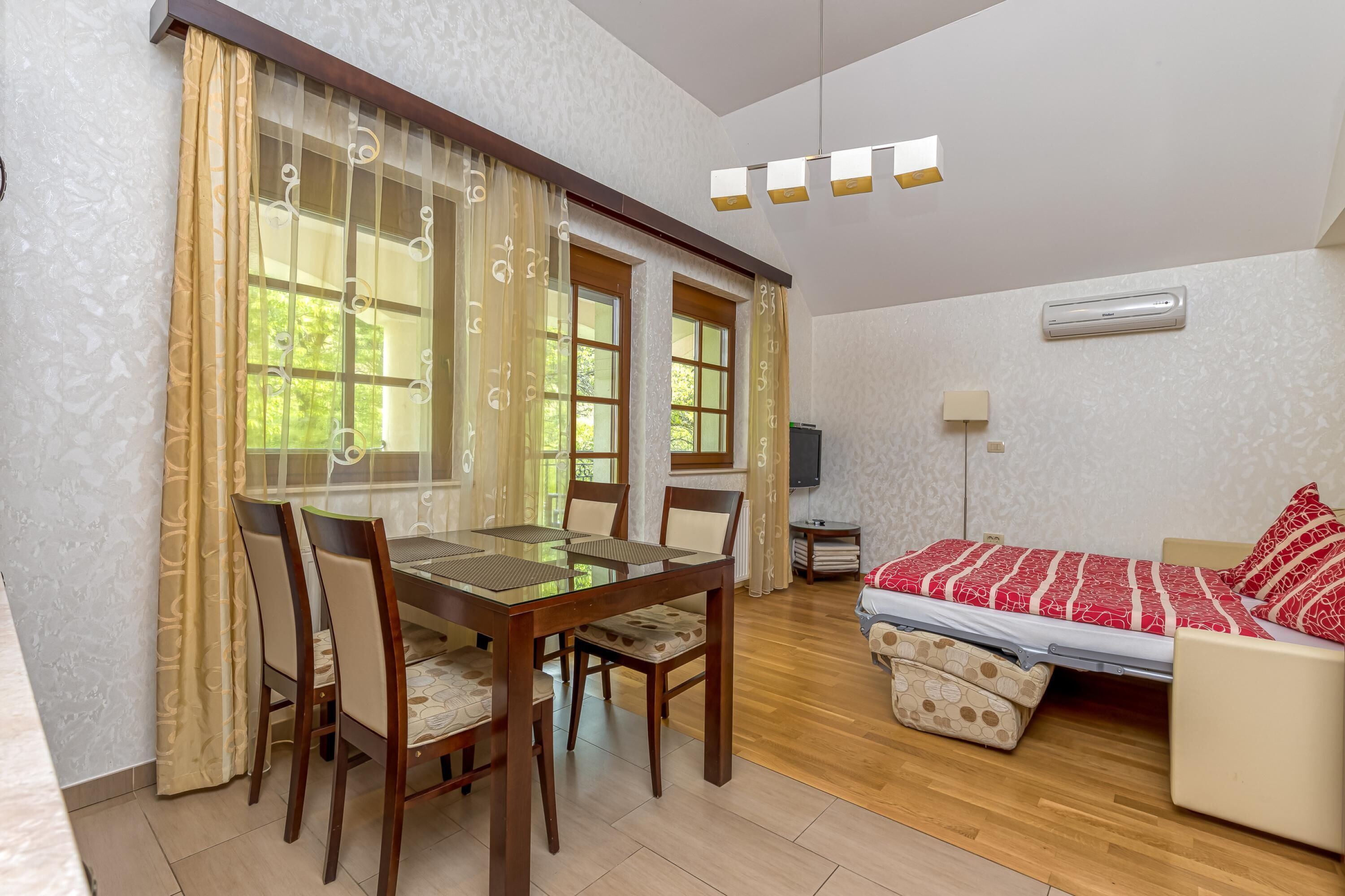 Family Apartment, Multiple Bedrooms, Mountainside (Pool Villa Silva Marija - App 206)