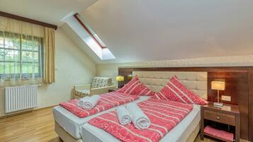 Căn hộ dành cho gia đình, nhiều phòng ngủ, cạnh núi (Pool Villa Silva Marija - App 206) | 1 phòng ngủ, khu vực làm việc phù hợp cho laptop