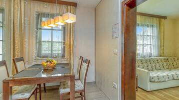 Family Apartment, Multiple Bedrooms, Mountainside (Pool Villa Silva Marija - App 102) | Dining