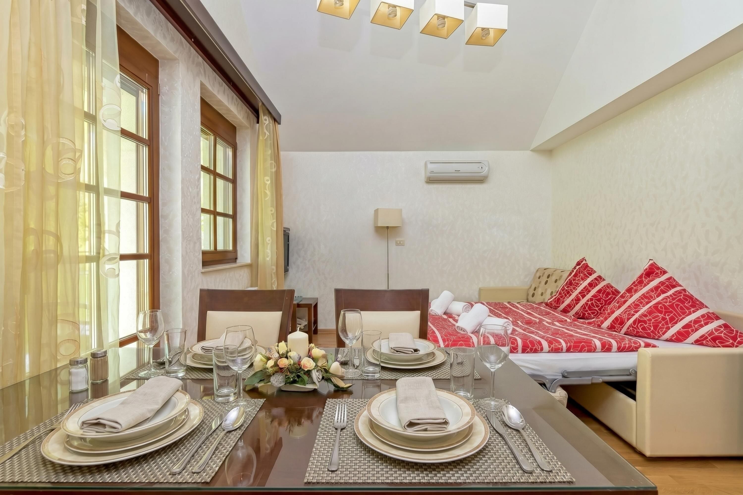 Căn hộ dành cho gia đình, nhiều phòng ngủ, cạnh núi (Pool Villa Silva Marija - App 206) | Khu phòng khách | TV màn hình phẳng 21-inch có truyền hình kỹ thuật số, TV, dàn stereo 