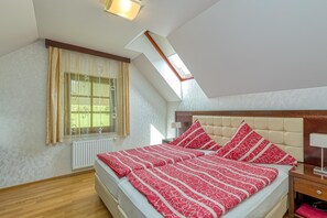 Family Apartment, Multiple Bedrooms, Mountainside (Pool Villa Silva Marija - App 307) | 2 bedrooms, laptop workspace, free WiFi, bed sheets - Pool Villa Silva Marija - App 307 (Brežice)