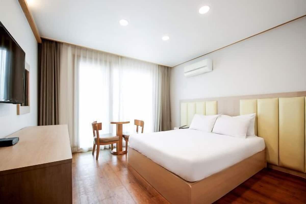 Hypo-allergenic bedding, desk, laptop workspace, soundproofing