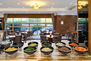 Dagelijks ontbijtbuffet (toeslag)