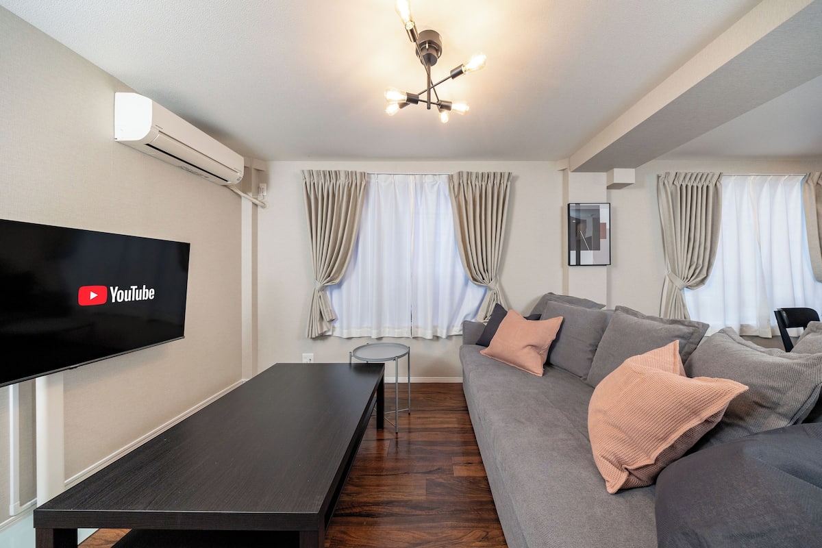 Arita Nipponbashinishi 2F | Blackout drapes, iron/ironing board, free WiFi