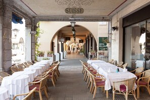 Outdoor dining - Apartment in Valbrona near Lake Como (Valbrona)