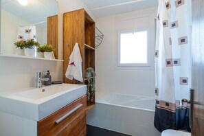 Bathtub