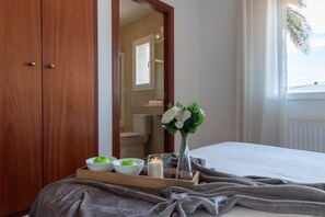 5 slaapkamers, een strijkplank/strijkijzer, gratis wifi