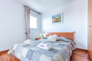 3 slaapkamers, een strijkplank/strijkijzer, wifi